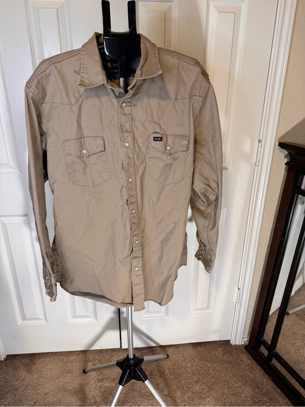 Wrangler Men's Tan Shirt Jacket with Snap Pockets